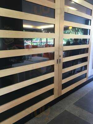 The Catch Seafood Restaurant & Bar