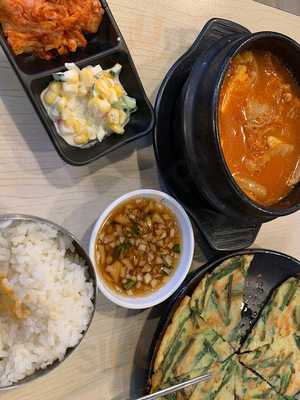 Daebak Korean Food, Wilkie Edge