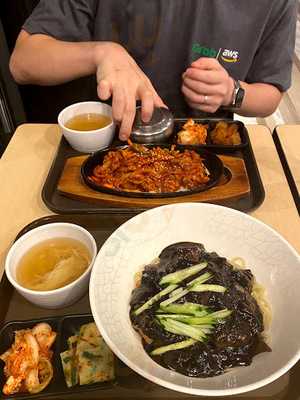 Daebak Korean Food, Wilkie Edge