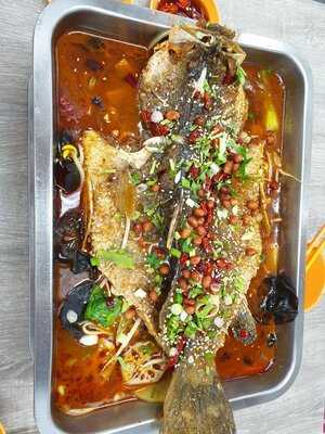 Tian Wai Tian Fishhead Steamboat Restaurant