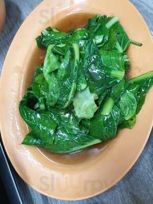 Tian Wai Tian Fishhead Steamboat Restaurant