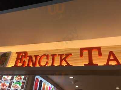 Encik Tan