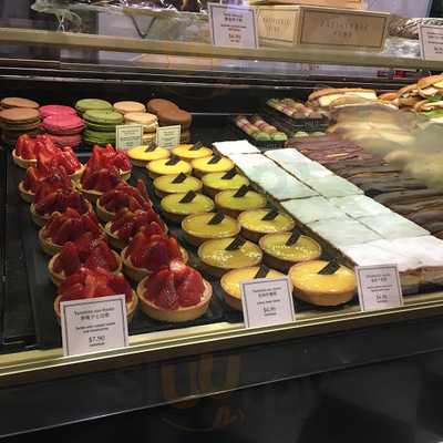 Paul Salon De The Restaurant