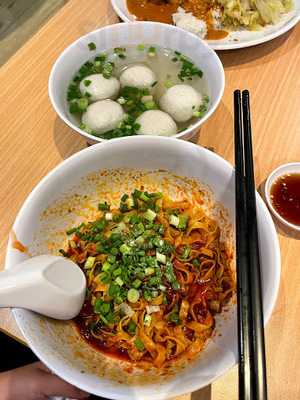 Li Xin Teochew Fishball Noodles