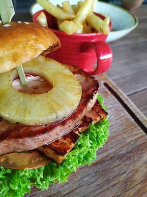 Grub Burger + Noodle Bar