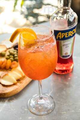 Tango Restaurant & Wine Bar