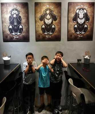 3 Monkeys