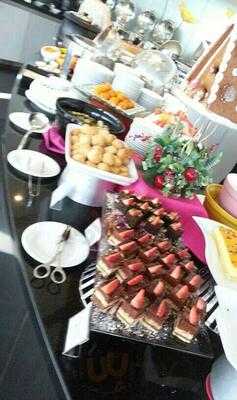 Zenden At The Gallery Hotel