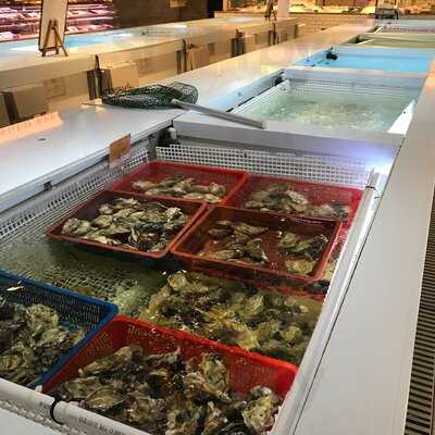 Live Seafood Market Dining