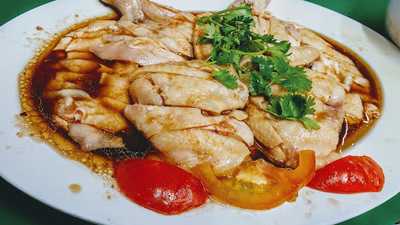 Tong Fong Fatt Hainanese Boneless Chicken Rice
