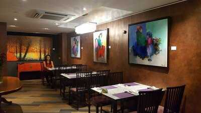 Moc Restaurant & Bar