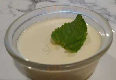 Moc Restaurant & Bar