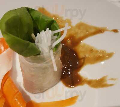 Moc Restaurant & Bar