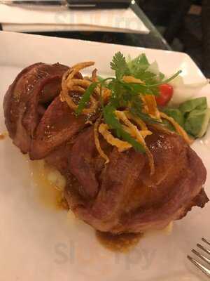 Moa Tiki New Zealand Bar And Grill