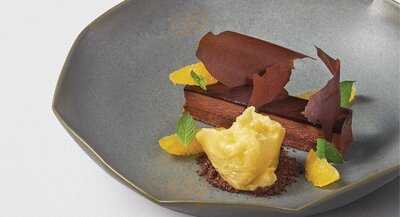 Steamroom With The Pillar And Stones