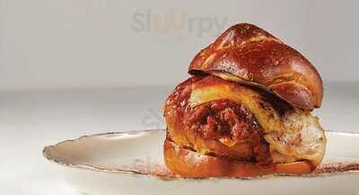 Steamroom With The Pillar And Stones