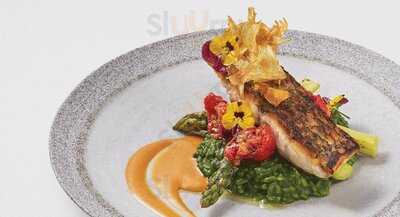 Steamroom With The Pillar And Stones