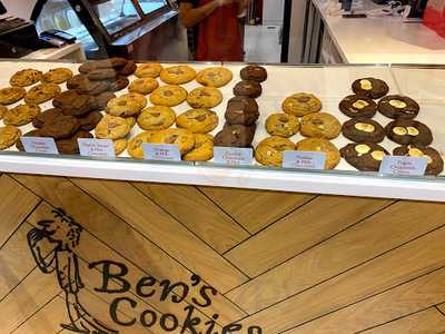 Ben's Cookies