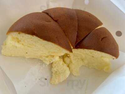 Kiroi Freshly Baked Cheese Cake