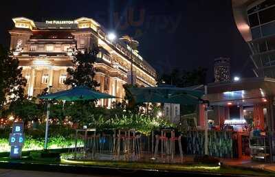 Bayside Drinks & Eats