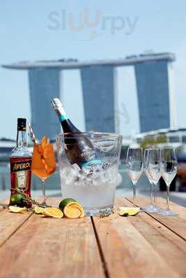 Bayside Drinks & Eats