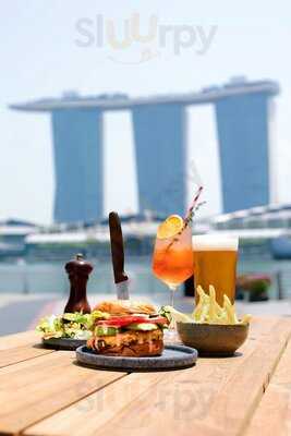 Bayside Drinks & Eats