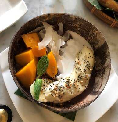 Naturelle + Cafe + Dining + Lounge