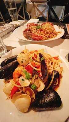 Mazzo Restaurant & Bar