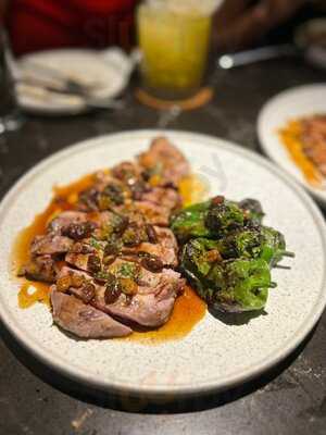 Lumo Bar & Restaurant