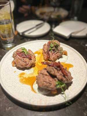 Lumo Bar & Restaurant