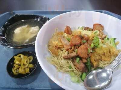 Soi 19 Thai Wanton Mee @upper Thompson