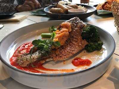 Tee Deck - Al Fresco Bar & Grill