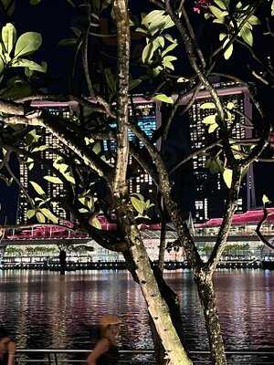 Brewerkz (one Fullerton)