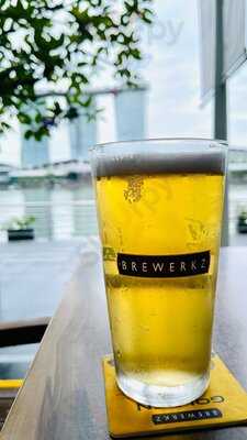 Brewerkz (one Fullerton)