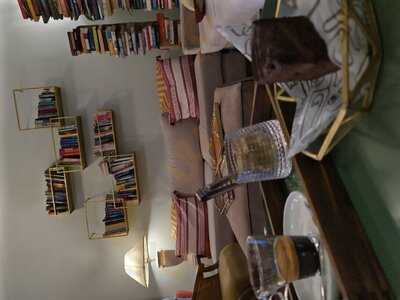 Madame Ooze Ice Cream Cafe & Dessert Bar