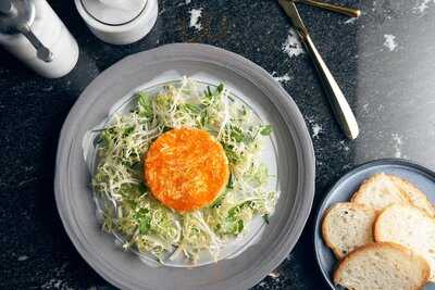 Qin Restaurant & Bar