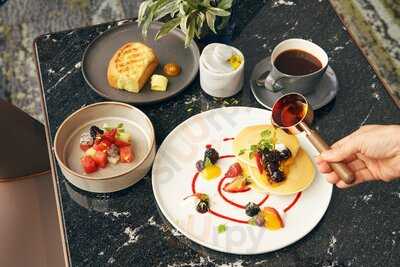 Qin Restaurant & Bar