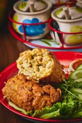 Tha Chang Noodle Bar