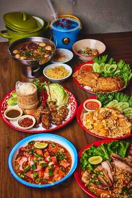 Tha Chang Noodle Bar