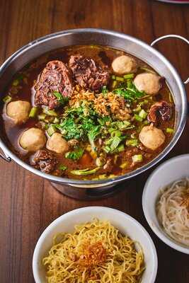 Tha Chang Noodle Bar