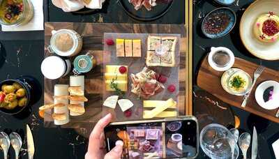 The Lounge At Riviera