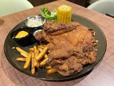 Collin's - Great World