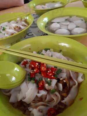 Thye Hong Handmade Fishball Noodle