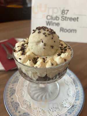 Club Street Wine Room