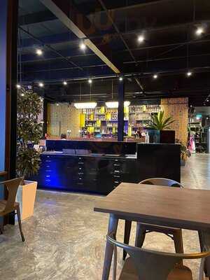 Tribeca Bistro & Bar