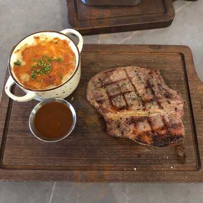 Josephine - French Cuisine & Wine Bar