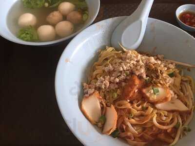 Cheng Fa Prawn And Fishball Noodles