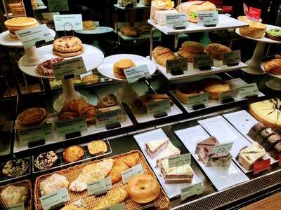 Starbucks Singhealth Tower