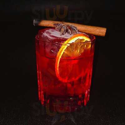 Symphony Cafe Lounge