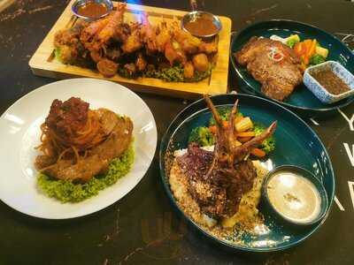 Symphony Cafe Lounge